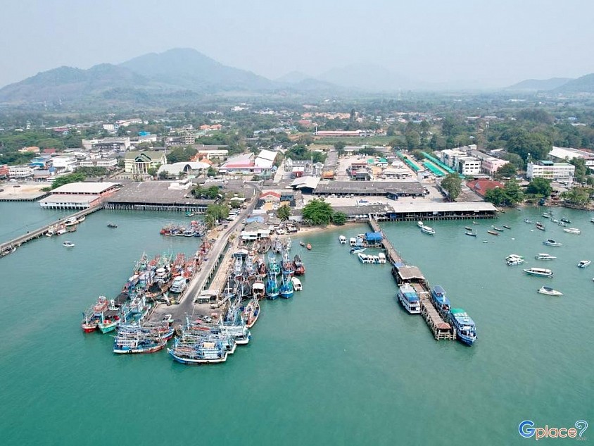 ท่าเรือบ้านเพข้ามไปเกาะเสม็ดสอบถามราคาได้ก่อนออกเดินทาง